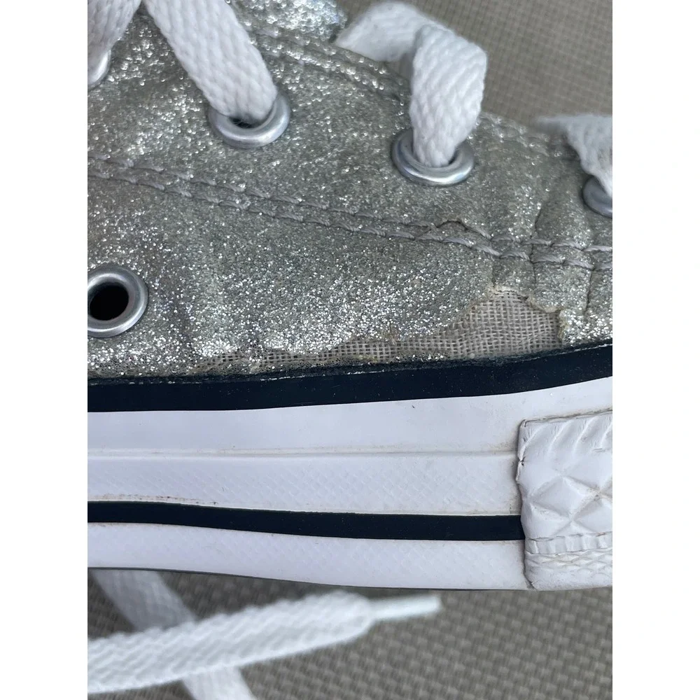 Converse Chuck Taylor All Star Kids Size 2 Silver Glitter Good Low Top Sneakers